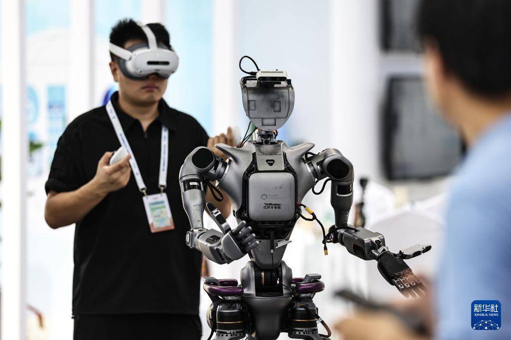 科技賦能產業，智慧生活新圖景徐徐展開 2025全球工業互聯網大會聚焦遠程健康管理服務